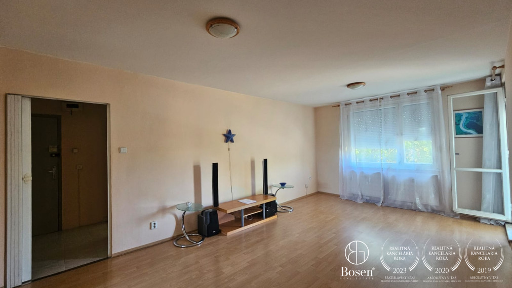 BOSEN | Priestranný 4-izbový byt s balkónom v centre Dunajskej Stredy