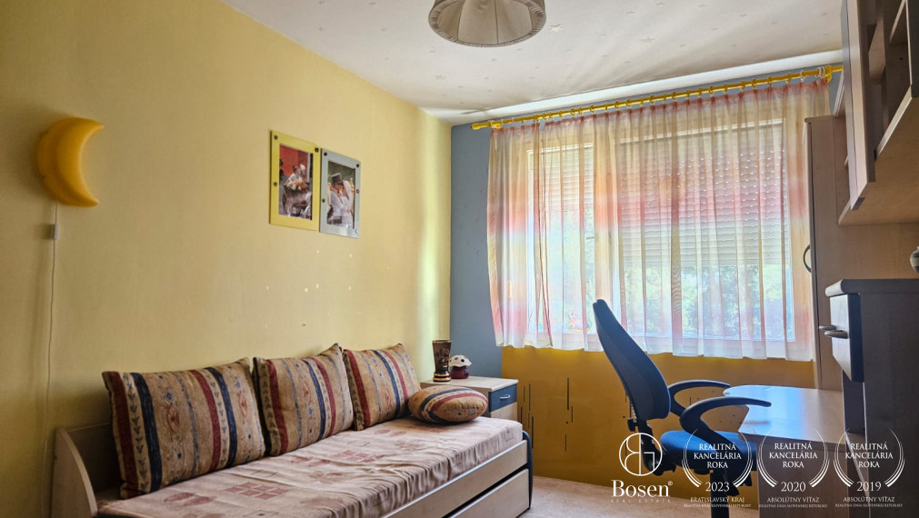 BOSEN | Priestranný 4-izbový byt s balkónom v centre Dunajskej Stredy