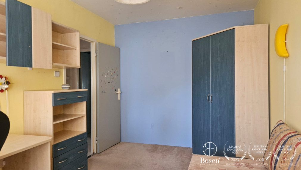 BOSEN | Priestranný 4-izbový byt s balkónom v centre Dunajskej Stredy
