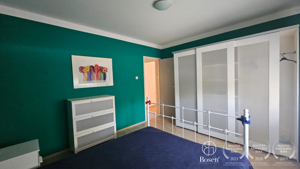 BOSEN | Priestranný 4-izbový byt s balkónom v centre Dunajskej Stredy