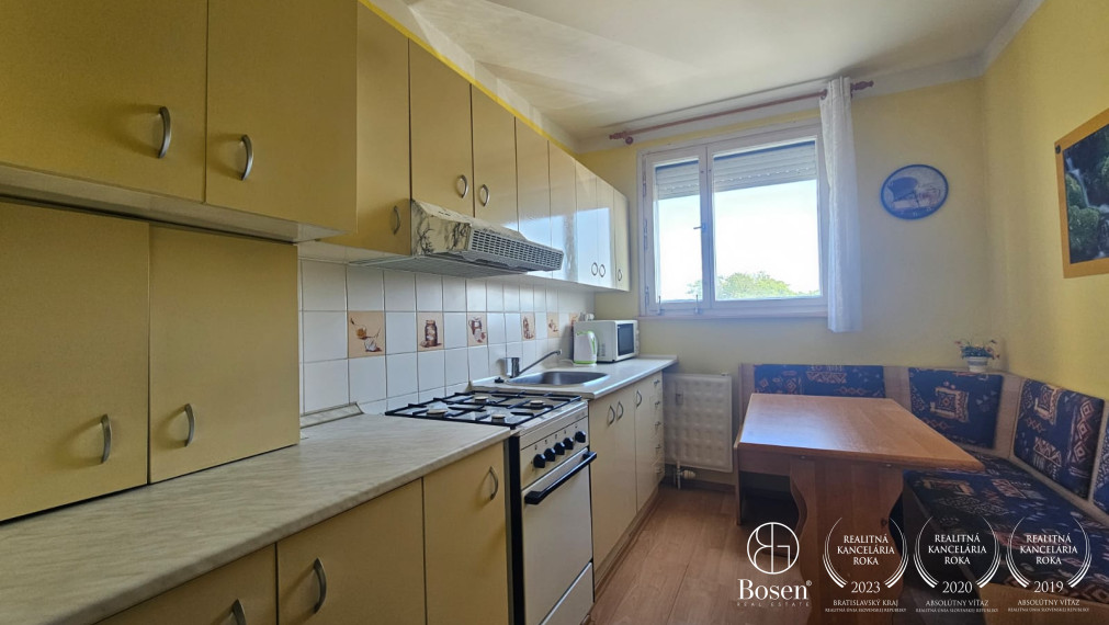 BOSEN | Priestranný 4-izbový byt s balkónom v centre Dunajskej Stredy