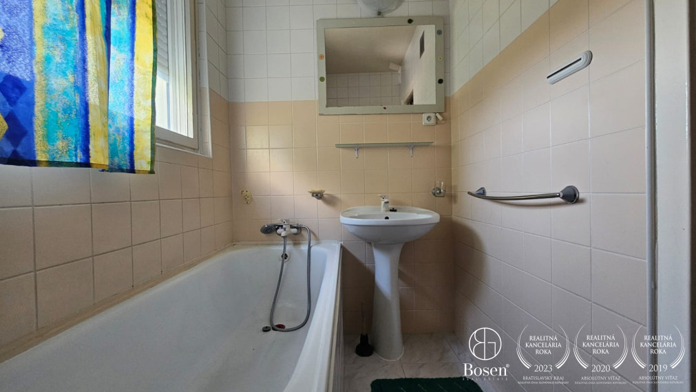 BOSEN | Priestranný 4-izbový byt s balkónom v centre Dunajskej Stredy