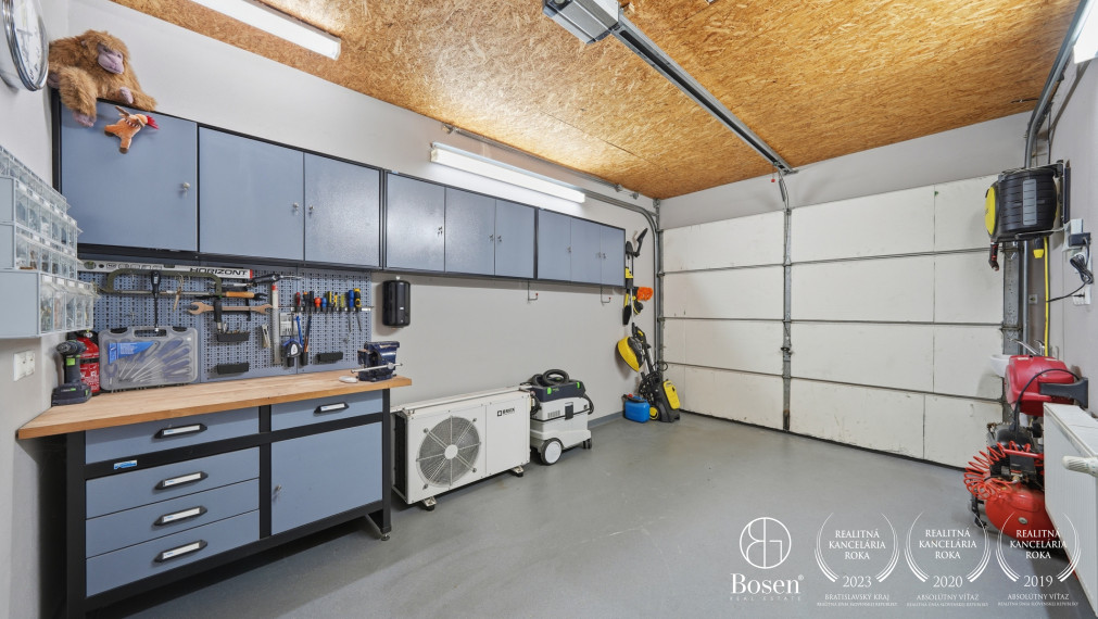 BOSEN | 6 izbový dom s bazénom a wellness, Zálesie, 262 m2