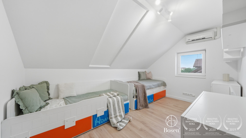 BOSEN | 6 izbový dom s bazénom a wellness, Zálesie, 262 m2