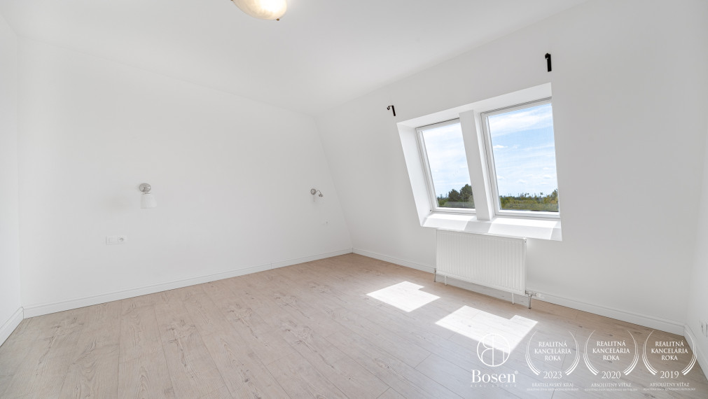 BOSEN | Priestranný 5-izbový byt s ateliérom a strešnou terasou, 160 m²