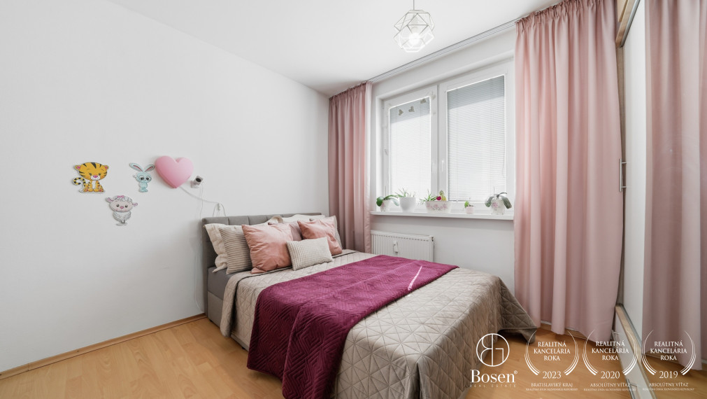 BOSEN | Priestranný, zrekonštruovaný 2 izbový byt, balkón, pivnica, Vrbové, iba 10 minút od Piešťan