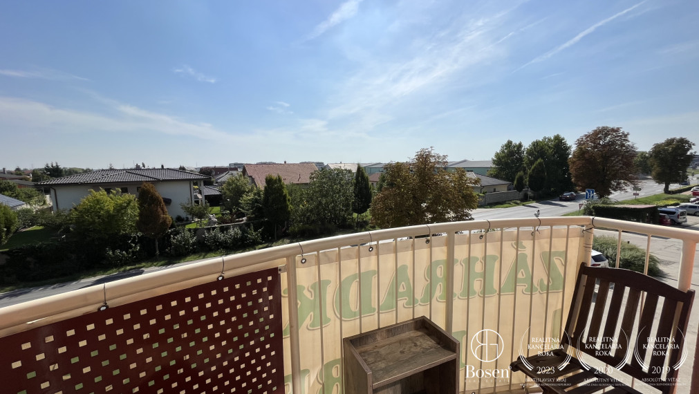BOSEN | Veľkometrážny 3 izbový byt s 2 balkónmi, ulica Slnečná, Malinovo
