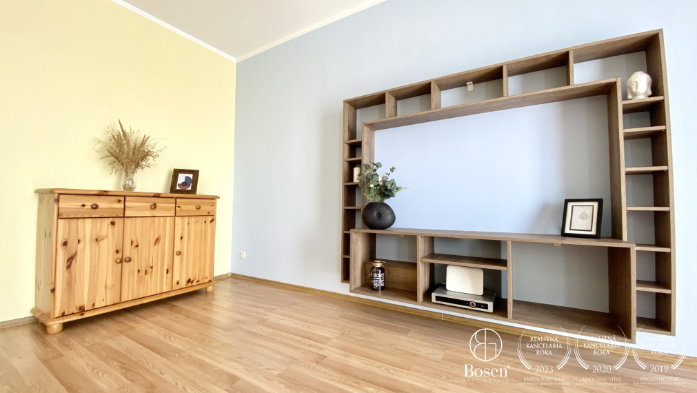 BOSEN | Veľkometrážny 3 izbový byt s 2 balkónmi, ulica Slnečná, Malinovo