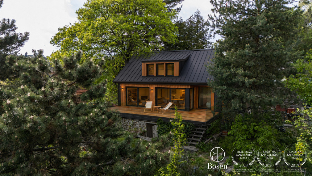 BOSEN | Chata s výhľadom na Bratislavu – Koliba - súkromie, pozemok 371 m², potenciál výstavby