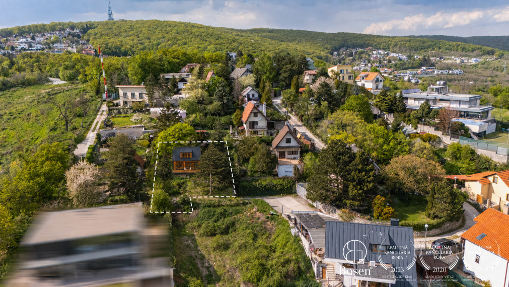 BOSEN | Chata s výhľadom na Bratislavu – Koliba - súkromie, pozemok 371 m², potenciál výstavby