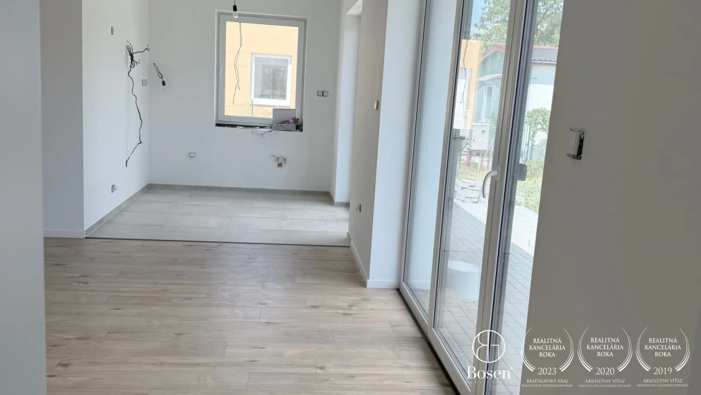 BOSEN |Novostavba rodinného domu v centre Hviezdoslavova