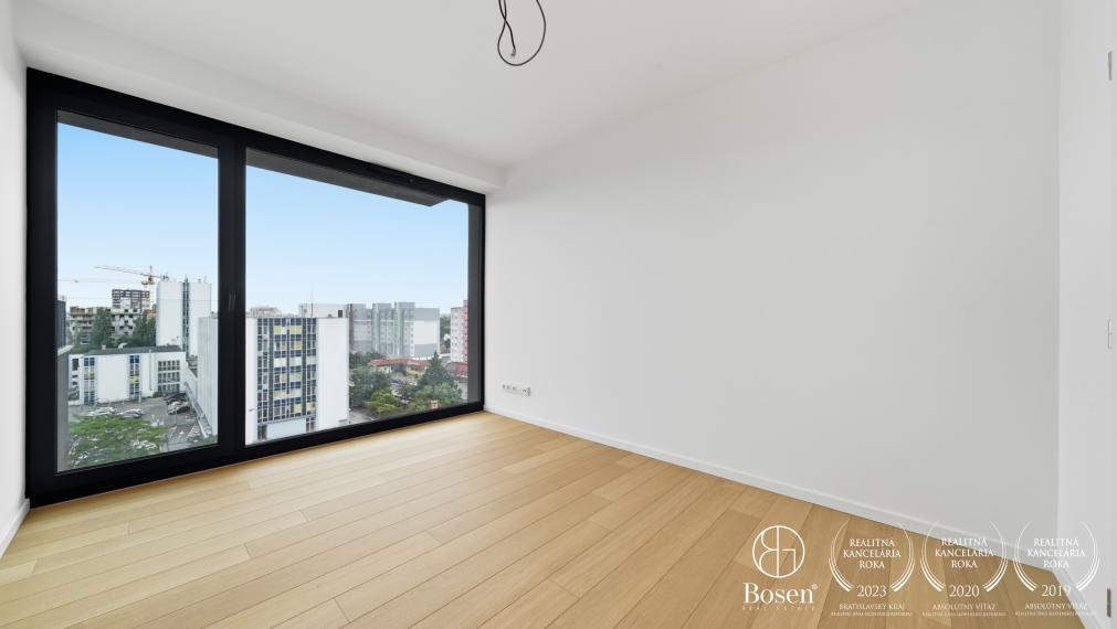 BOSEN | 4 izbový byt s panoramatickými výhľadmi, terasou a 2 garážovými státiami, Rezidencia Mierová