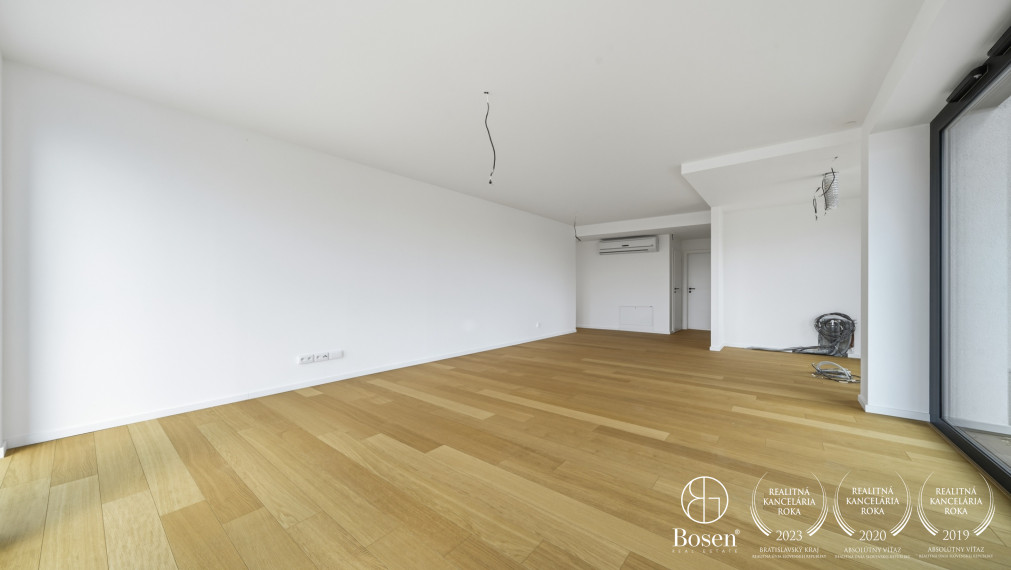 BOSEN | 4 izbový byt s panoramatickými výhľadmi, terasou a 2 garážovými státiami, Rezidencia Mierová