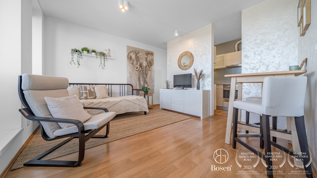 BOSEN | Klimatizovaný 1 izbový byt s balkónom, Horská ul.