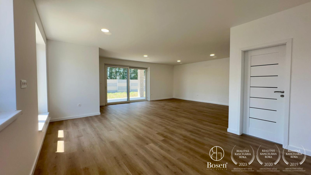 BOSEN | 4 IZBOVÝ RODINNÝ DOM V RESIDENCE FLORIDA VILLA PARK, Dunajská streda