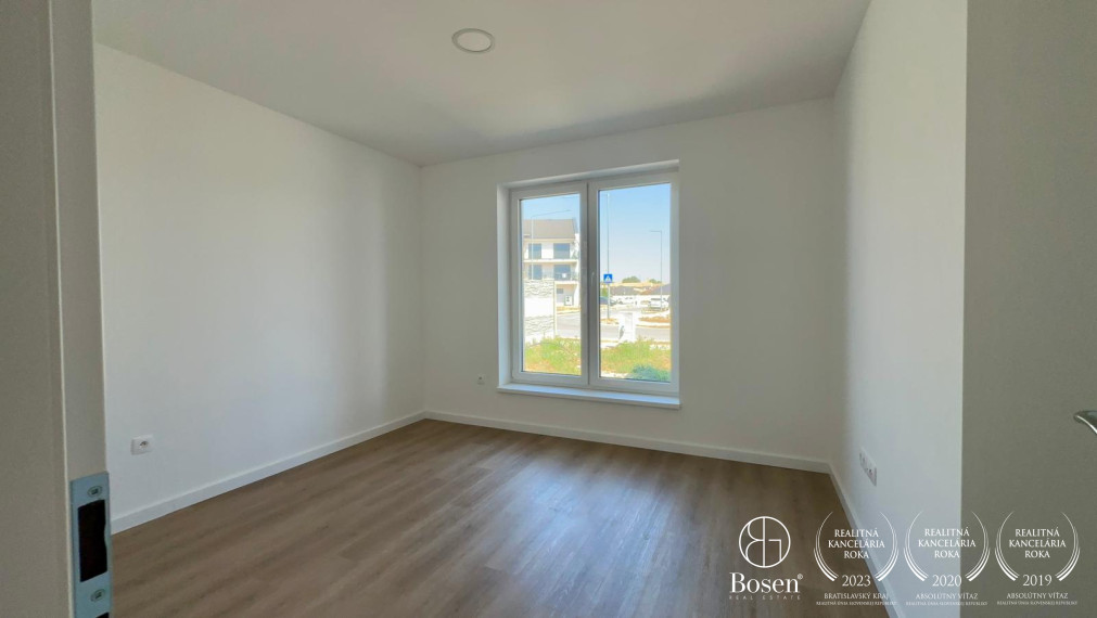 BOSEN | 4 IZBOVÝ RODINNÝ DOM V RESIDENCE FLORIDA VILLA PARK, Dunajská streda