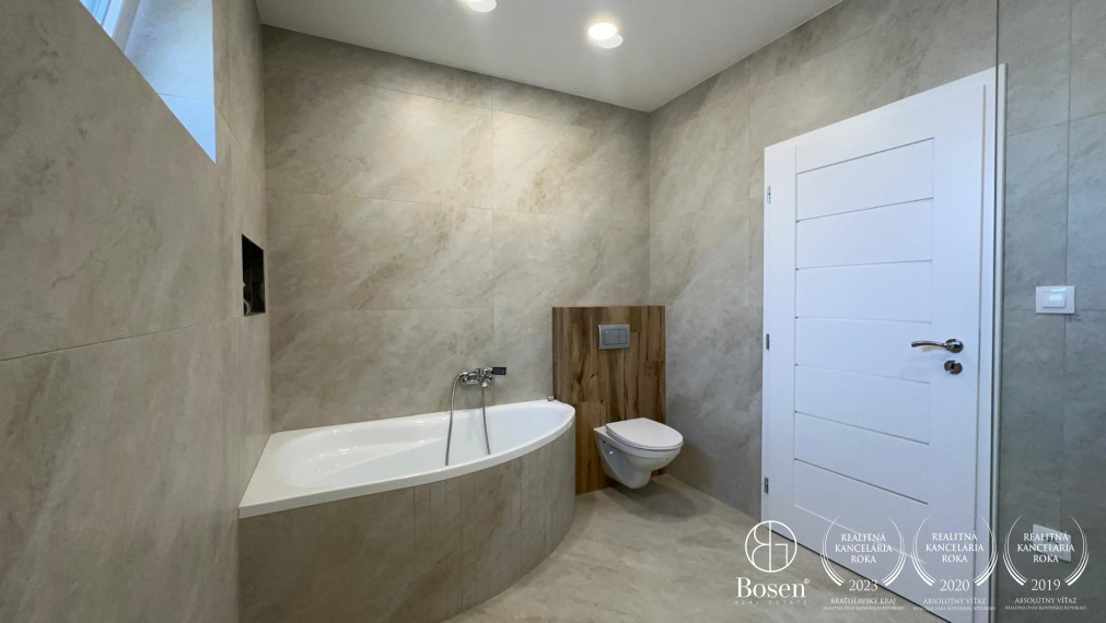 BOSEN | 4 IZBOVÝ RODINNÝ DOM V RESIDENCE FLORIDA VILLA PARK, Dunajská streda