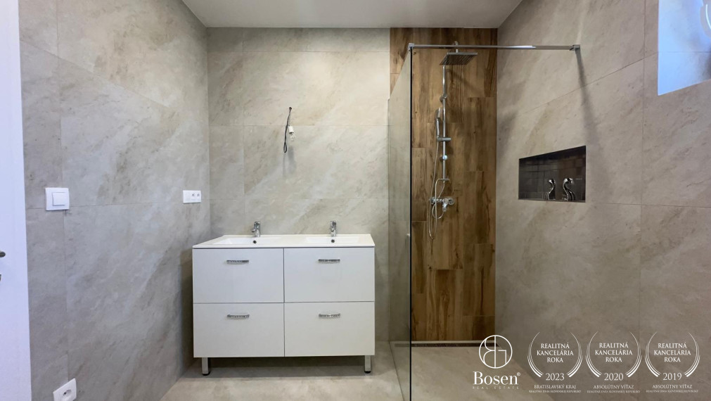 BOSEN | 4 IZBOVÝ RODINNÝ DOM V RESIDENCE FLORIDA VILLA PARK, Dunajská streda