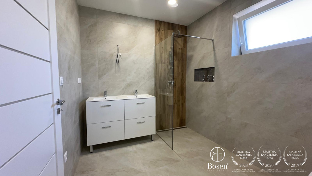 BOSEN | 4 IZBOVÝ RODINNÝ DOM V RESIDENCE FLORIDA VILLA PARK, Dunajská streda