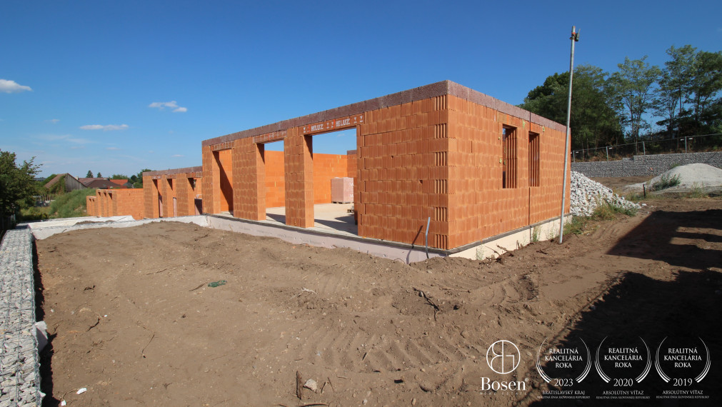 BOSEN| Novostavba 4 izbového RD súčasťou radovej výstavby, Rohožník