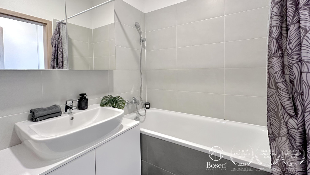 BOSEN | 2 izbový byt s parkovacím státím, Slnečnice