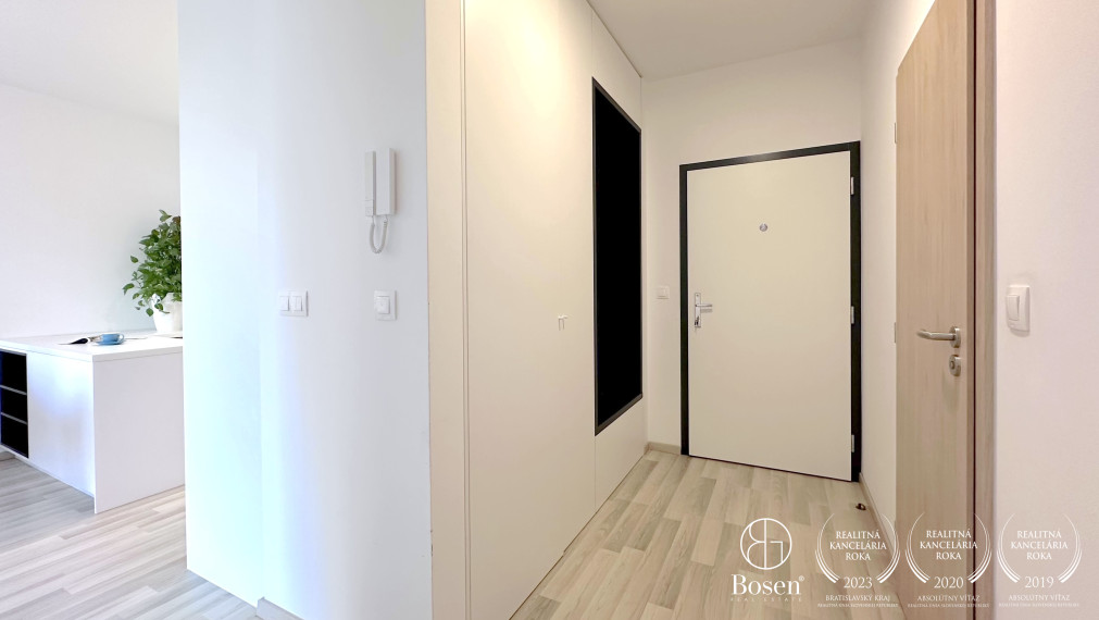 BOSEN | 2 izbový byt s parkovacím státím, Slnečnice