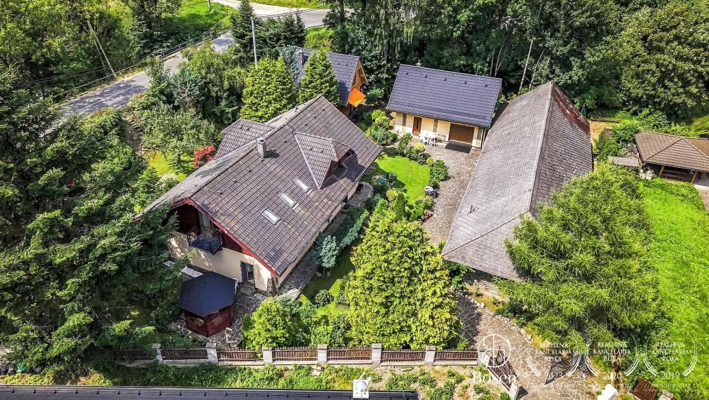 BOSEN | Rodinné sídlo v srdci Zamaguria – Reľov