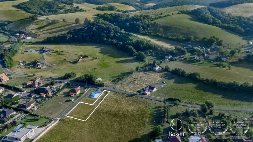 BOSEN | Pozemok na výstavbu rodinného domu, 1419m2, Ratka