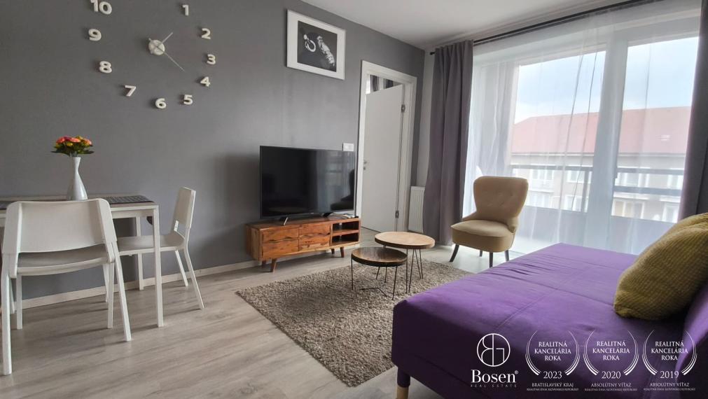 2,5-izbový byt s loggiou a garážovým státím -Urban Residence