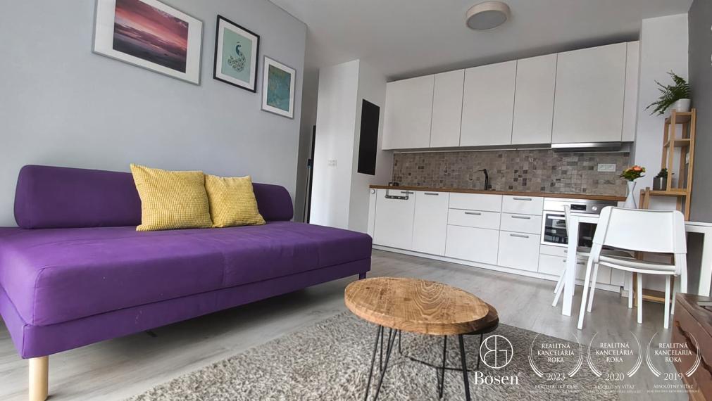 2,5-izbový byt s loggiou a garážovým státím -Urban Residence