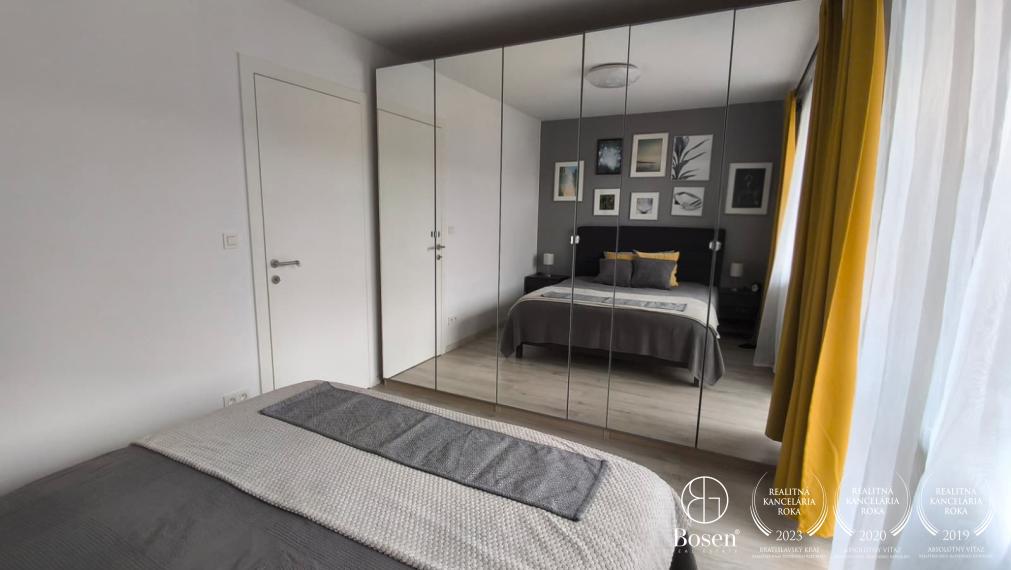 2,5-izbový byt s loggiou a garážovým státím -Urban Residence
