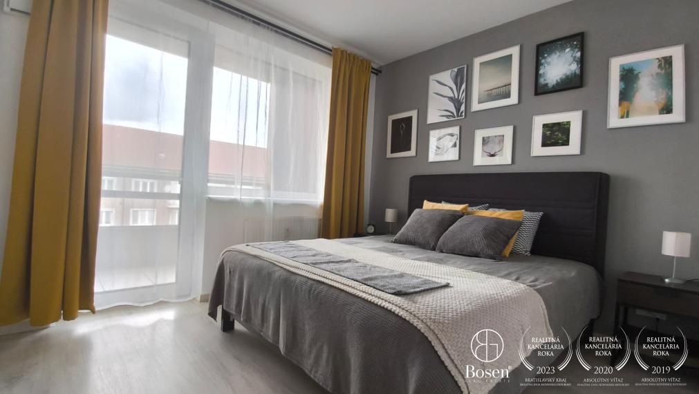 2,5-izbový byt s loggiou a garážovým státím -Urban Residence