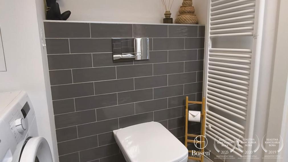 2,5-izbový byt s loggiou a garážovým státím -Urban Residence
