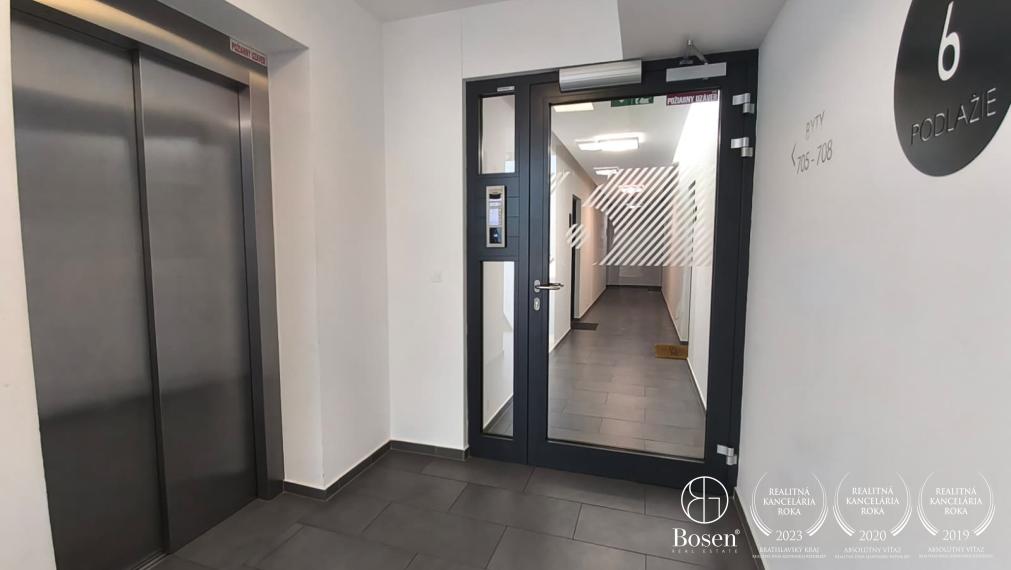 2,5-izbový byt s loggiou a garážovým státím -Urban Residence