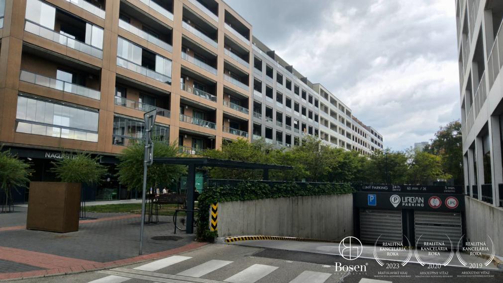 2,5-izbový byt s loggiou a garážovým státím -Urban Residence