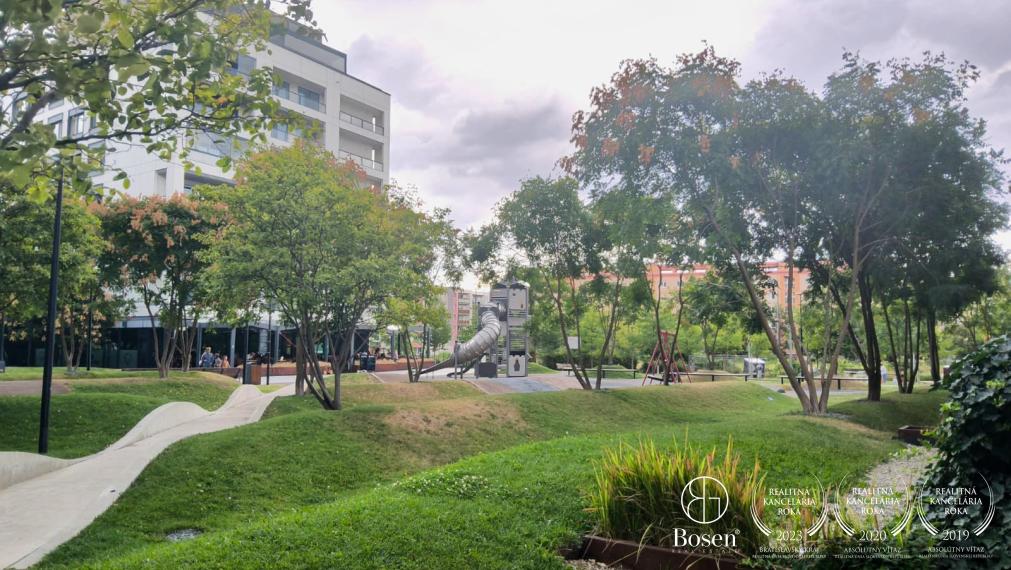 2,5-izbový byt s loggiou a garážovým státím -Urban Residence
