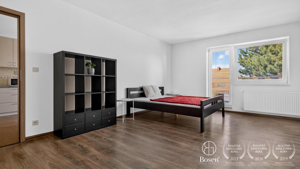 BOSEN |  2 izbový byt s balkónom vo Veľkých Levároch