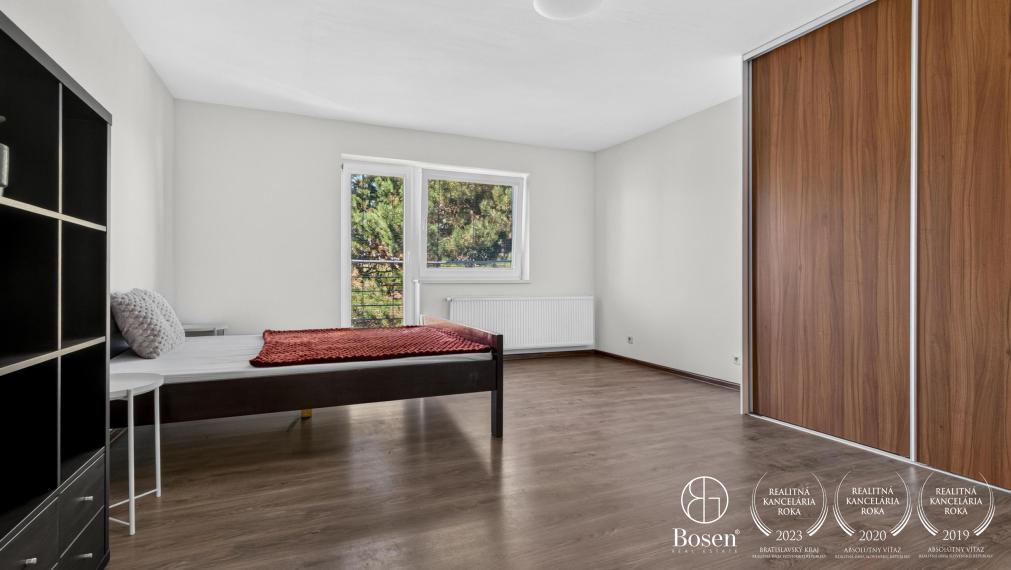 BOSEN |  2 izbový byt s balkónom vo Veľkých Levároch