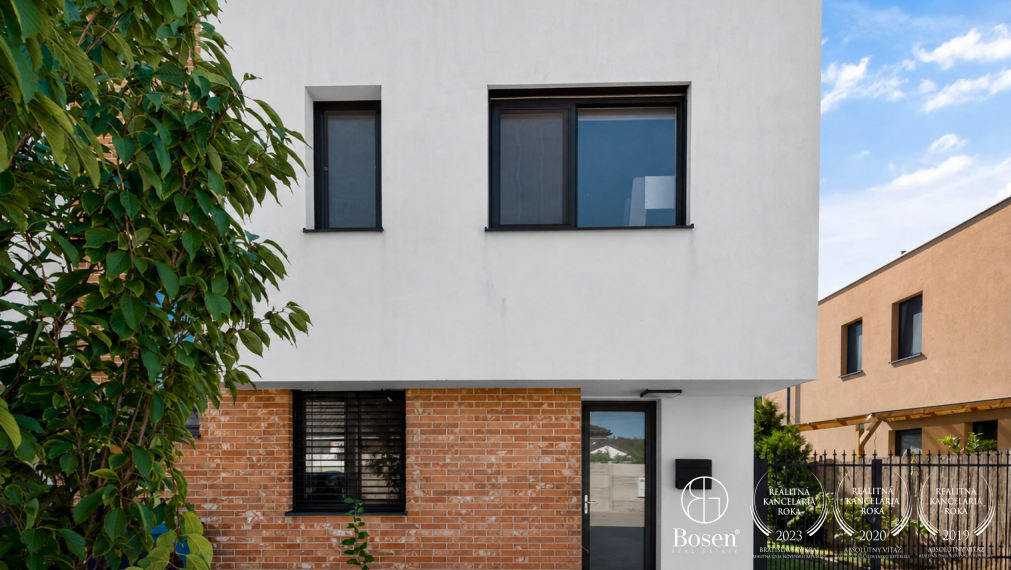 BOSEN | Moderný 4 izbový rodinný dom Kostolište
