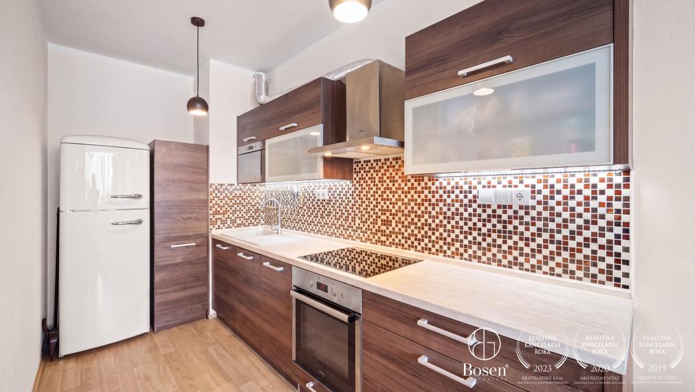 BOSEN | Klimatizovaný 2 izbový byt s garážovým parkovacím miestom, Budatínska 57m2