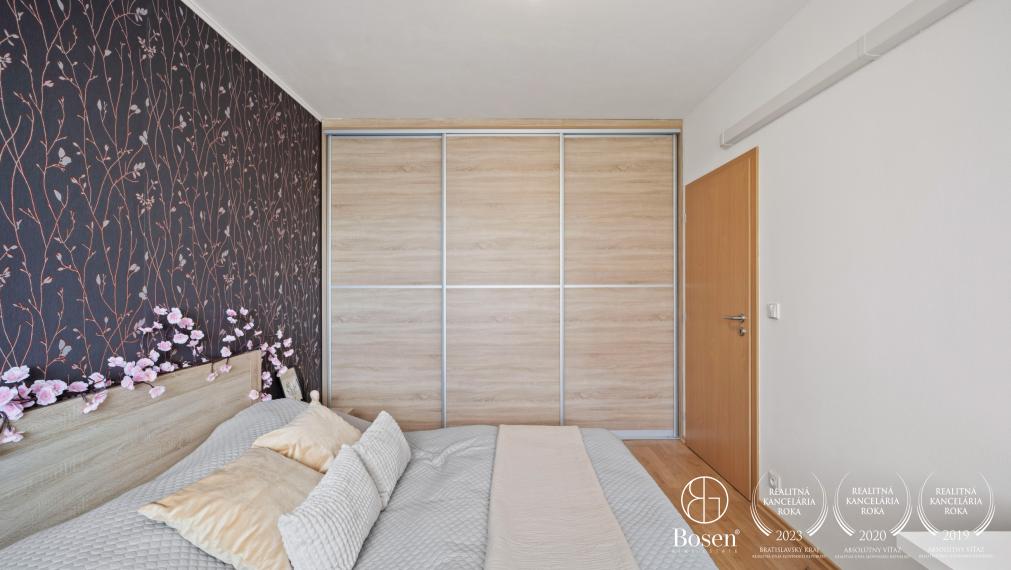 BOSEN | Klimatizovaný 2 izbový byt s garážovým parkovacím miestom, Budatínska 57m2