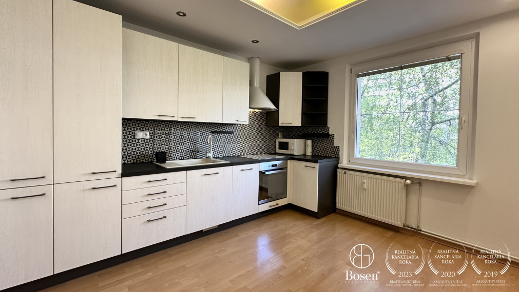 BOSEN | 2 izbový byt s lodžiou, ul. Čsl. Parašutistov, Bratislava - Nové Mesto