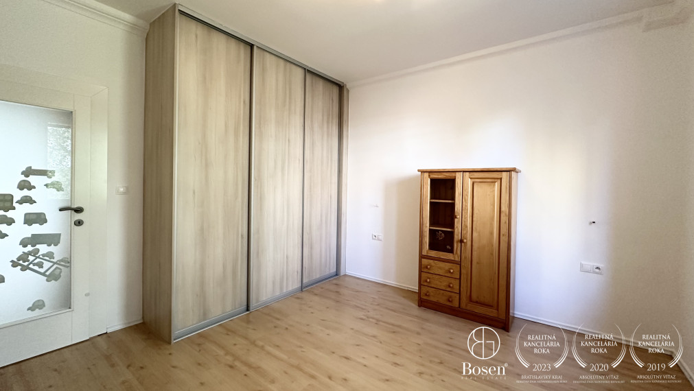 BOSEN | 2 izbový byt s lodžiou, ul. Čsl. Parašutistov, Bratislava - Nové Mesto