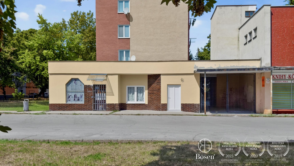 BOSEN | Viacúčelová budova v centre Fiľakova, 117m2