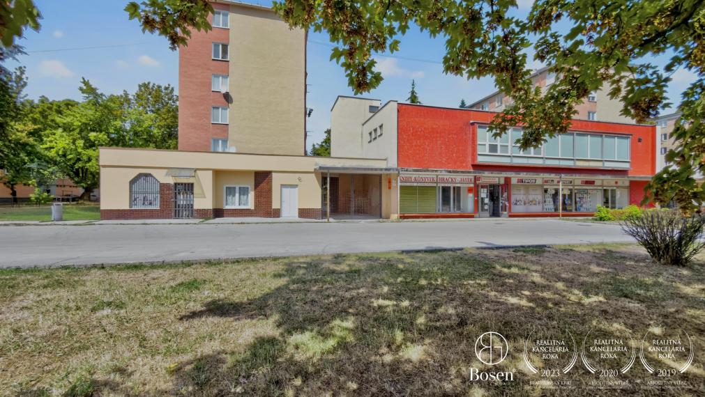 BOSEN | Viacúčelová budova v centre Fiľakova, 117m2