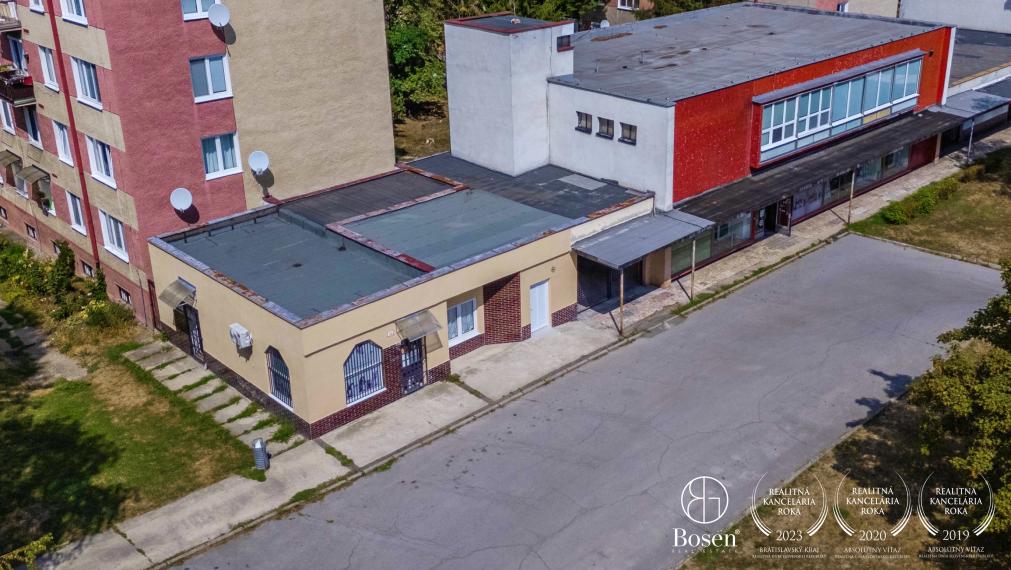 BOSEN | Viacúčelová budova v centre Fiľakova, 117m2