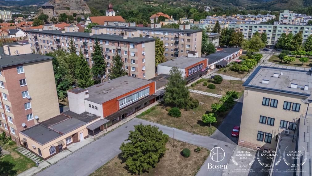 BOSEN | Viacúčelová budova v centre Fiľakova, 117m2