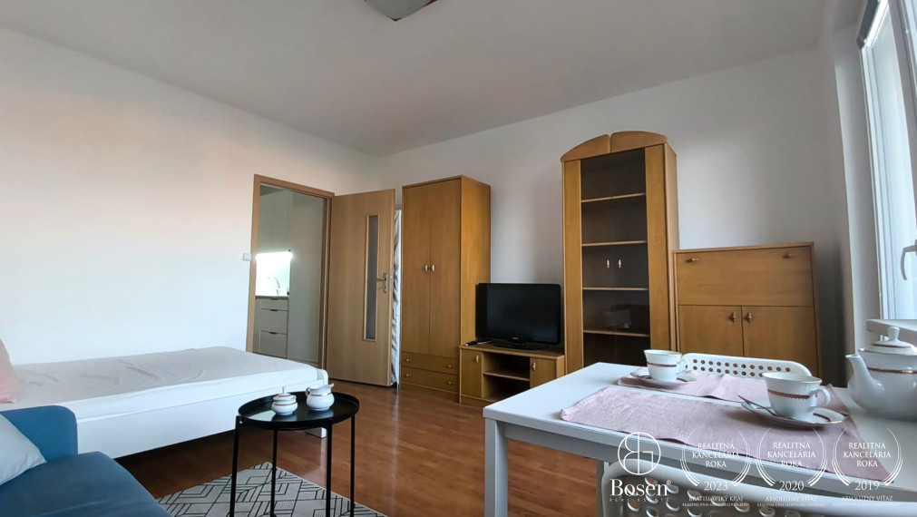 LOYALTERS | Svetlý 1 izbový byt s loggiou, nájom - Petržalka