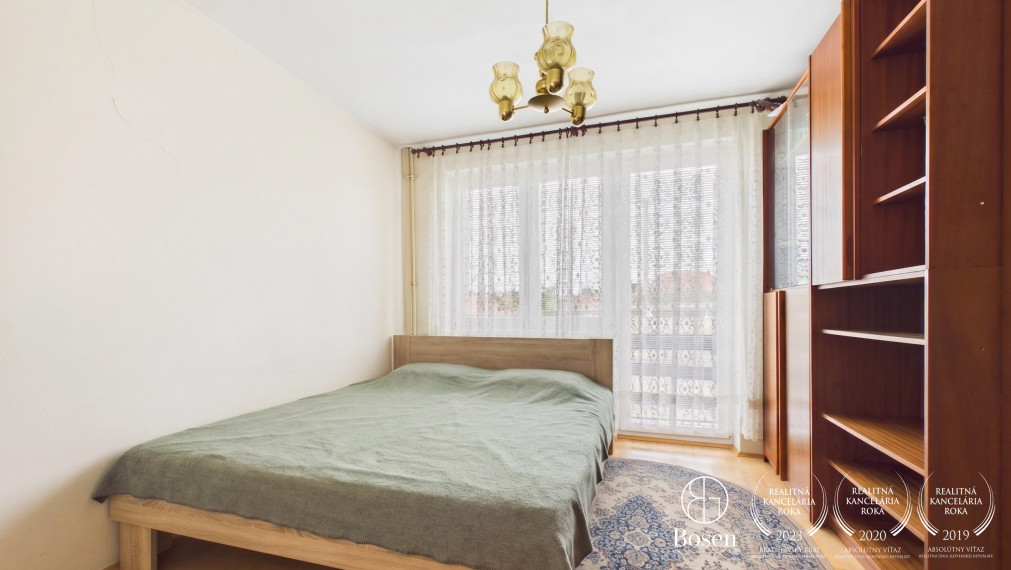 BOSEN | Priestranný dvojgeneračný rodinný dom s bazénom, Brodské