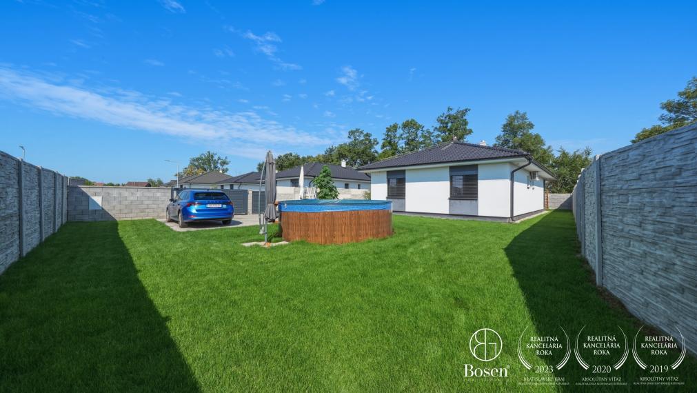 BOSEN | Zariadená novostavba moderného 4-izbového rodinného domu s terasou na pozemku 584 m²